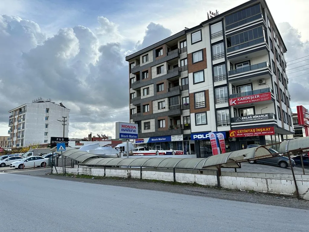 Mısırlı Marine mağazası, Edremit