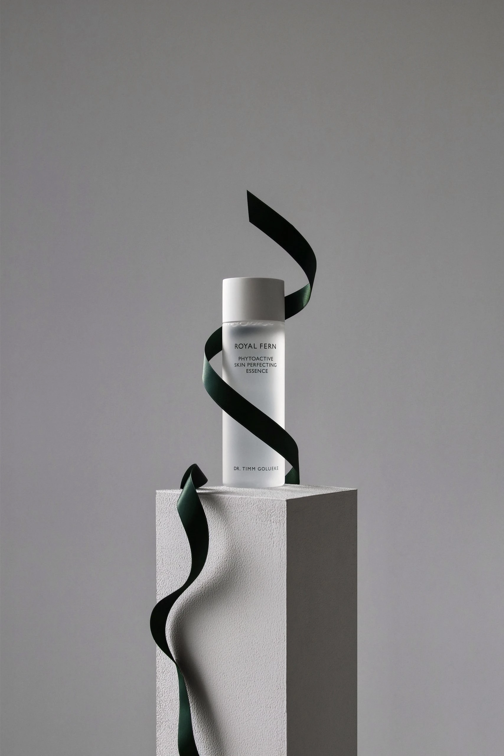 Royal Fern Phytoactive Skin Perfecting Essence 200 ml
