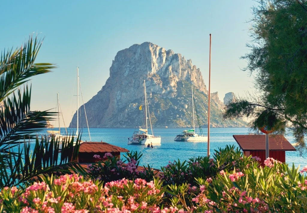 İbiza: Huzur ve Eğlence Bir Arada