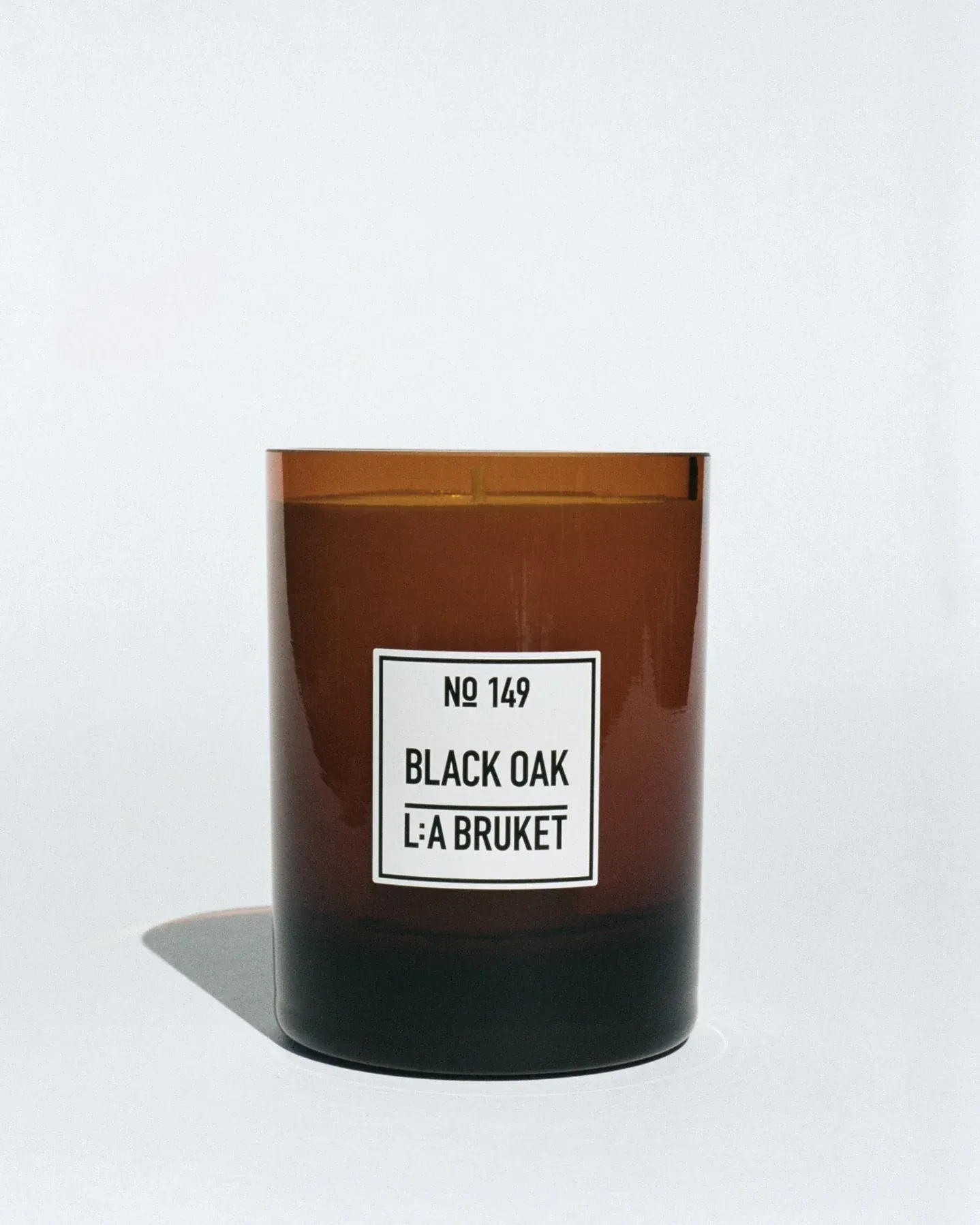 la bruket black oak mum candle