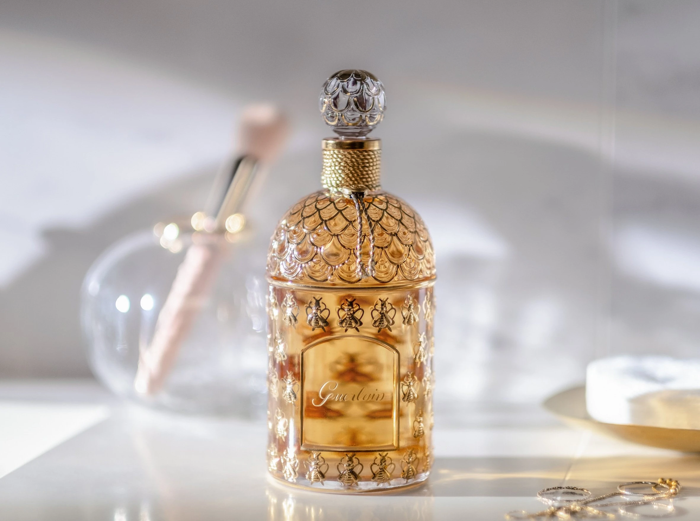 Kraliyete layık tasarım: Bee Bottle